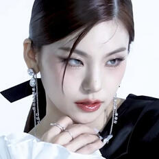 hwang yeji